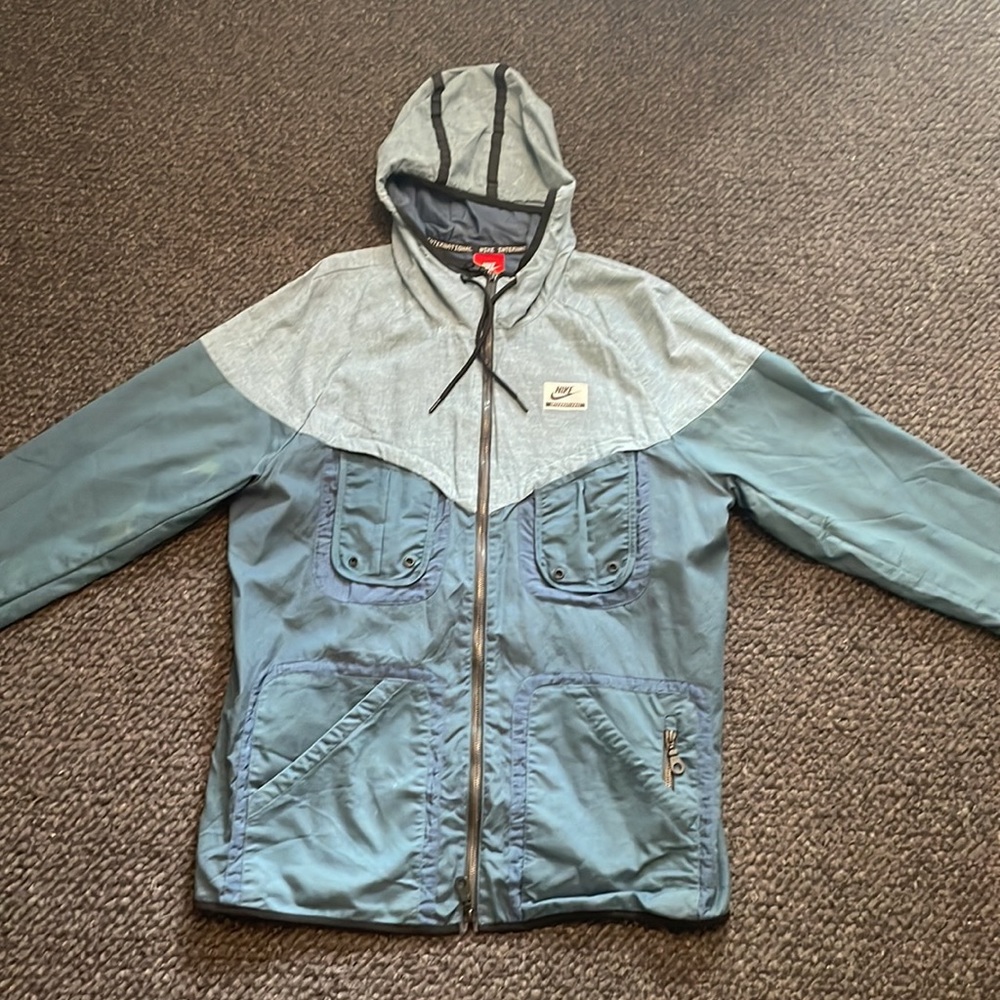 Nike International Zip-Up Jacket Men’s Large